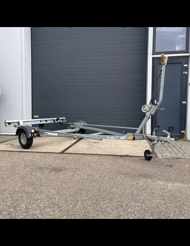 Kalf trailer met lier